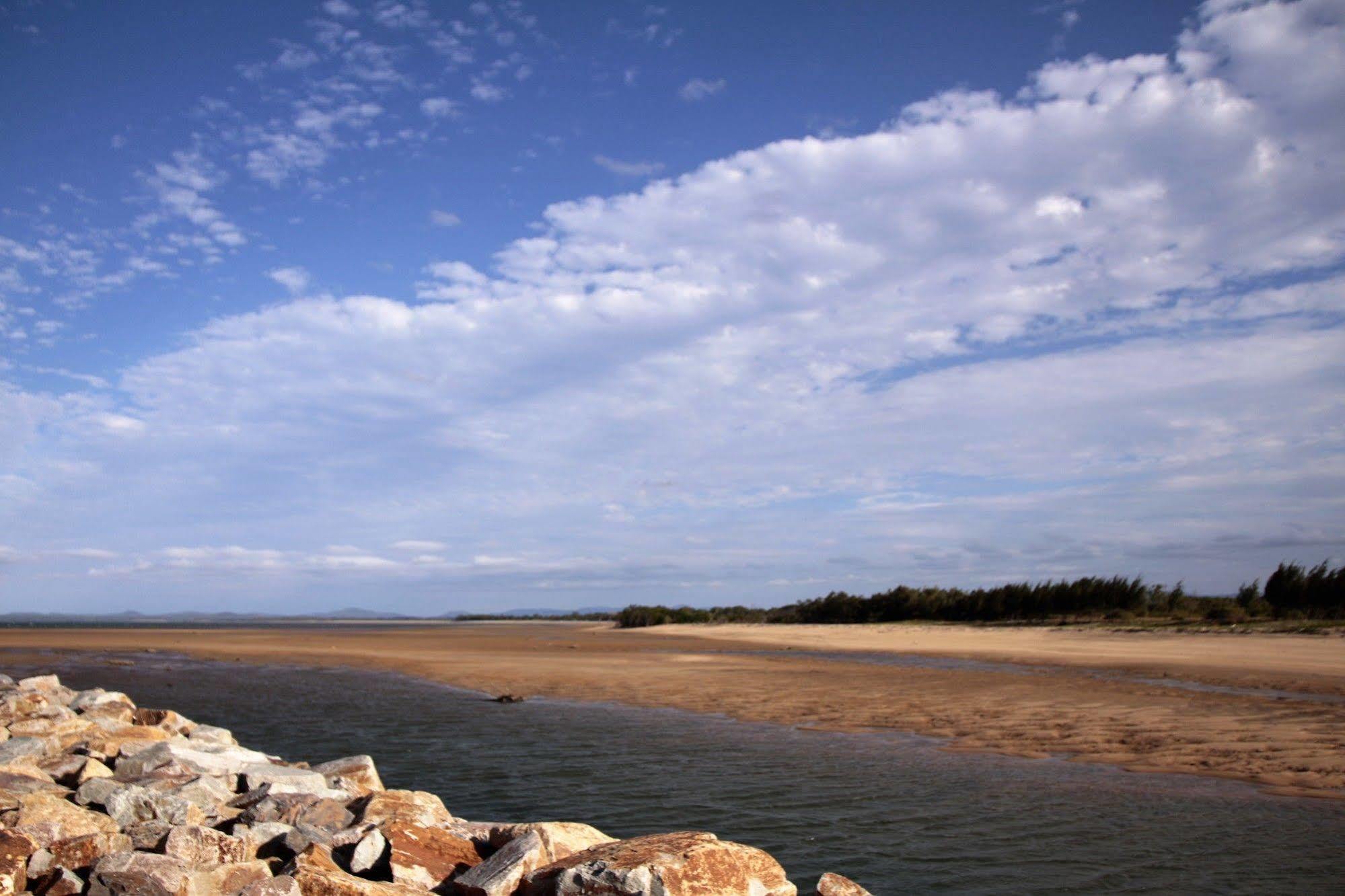 Illawong Beach Resort Mackay Exterior foto